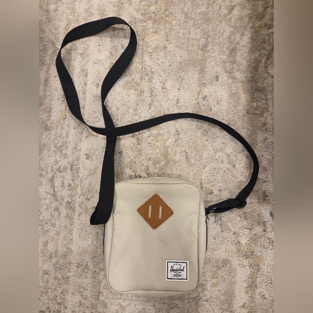 Herschel Heritage Crossbody